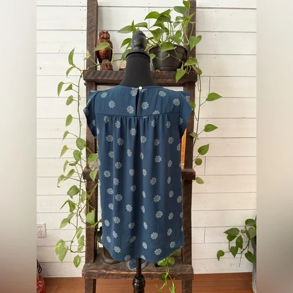 Loft Floral Blue Women's Flutter Sleeve Top - Picture 4 of 14